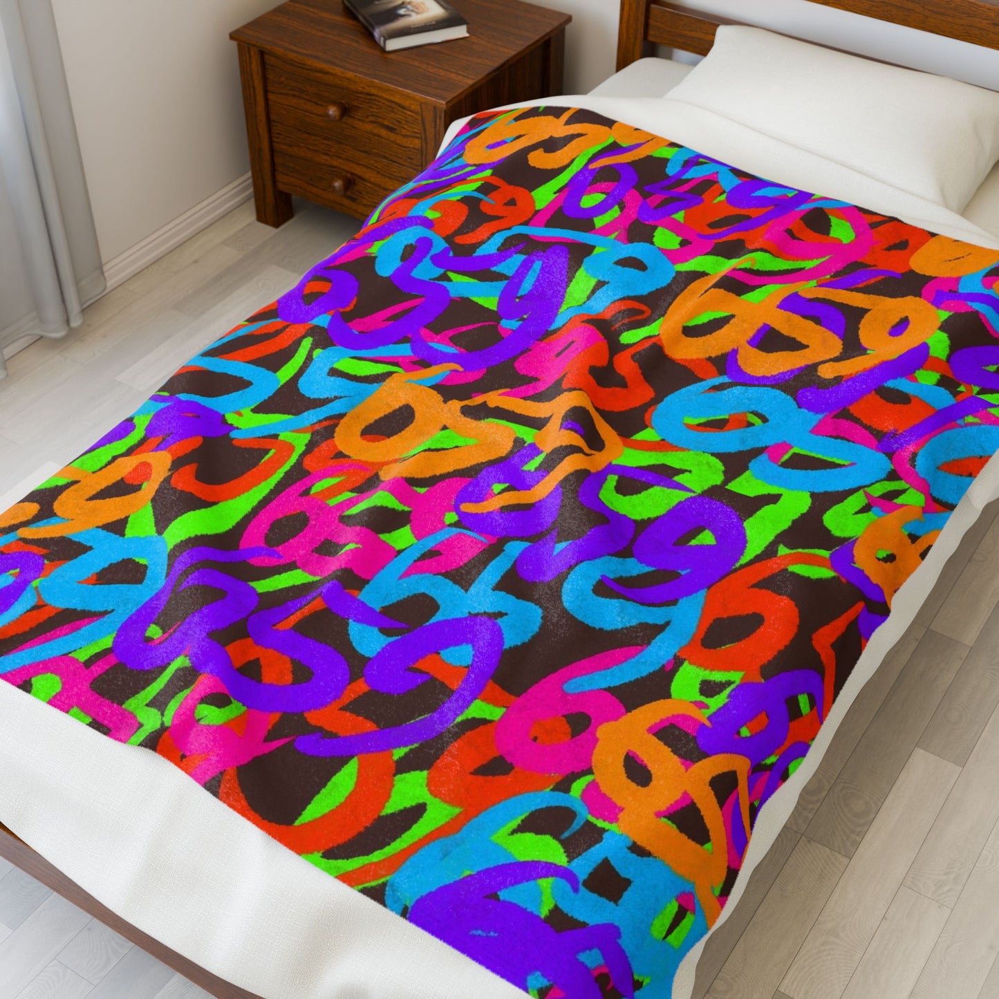 659 Graffiti Velveteen Plush Blanket (Brown)