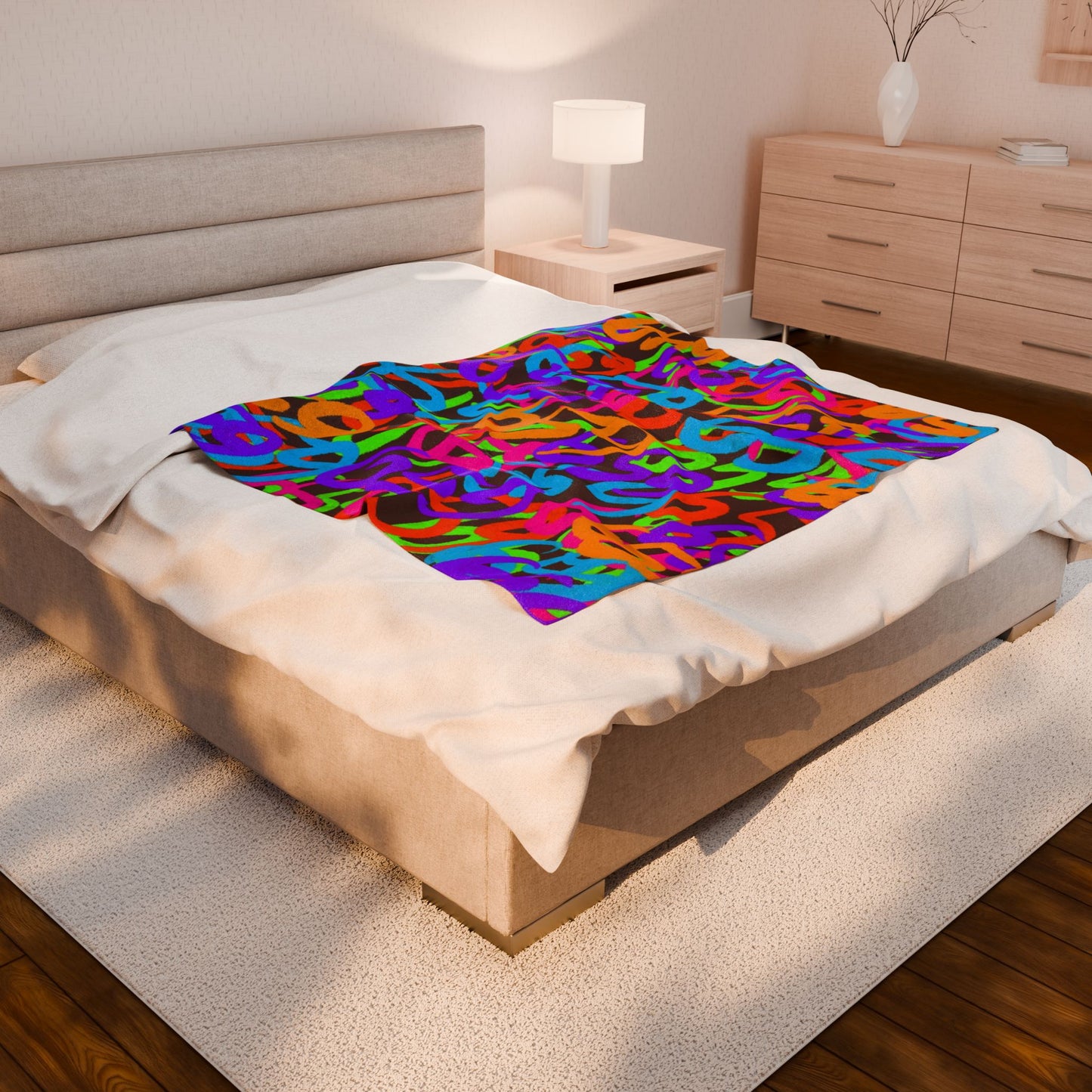 659 Graffiti Velveteen Plush Blanket (Brown)